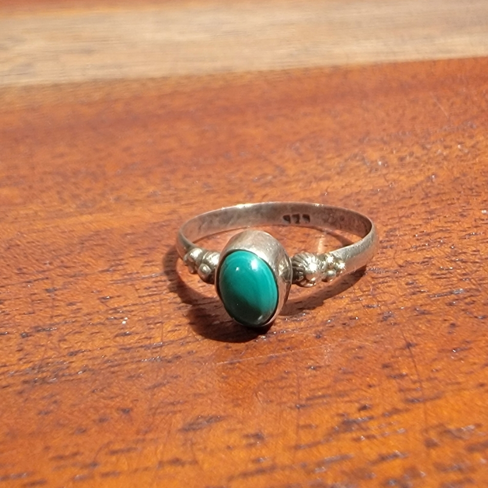 Vintage Dainty Malachite Stone And Sterling Silver Ring Size 6.5